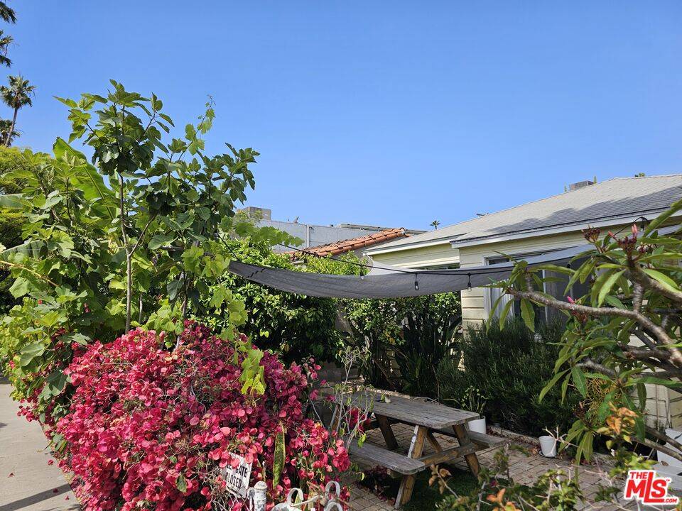 837   Milwood Ave 3BR Marina Del Rey La