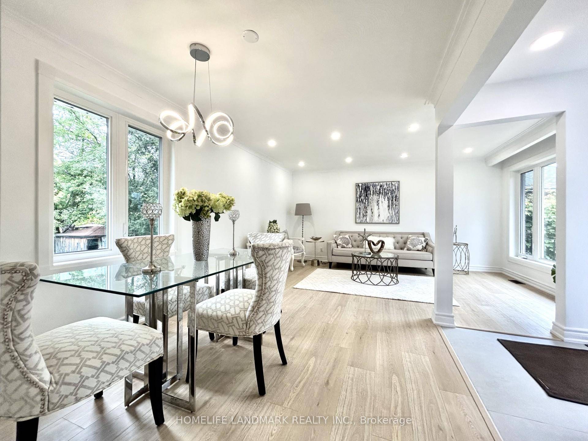 Absolutely Spectacular Newly Renovated 3 1 Bedrms amp ; 3 Wshrms In A Quiet Heart Of Richmond Hill !