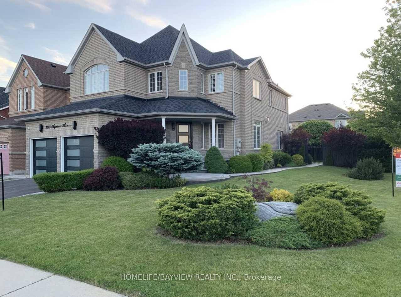 Professionally Finished Contemporary Appartment With A Separate Entrance.
