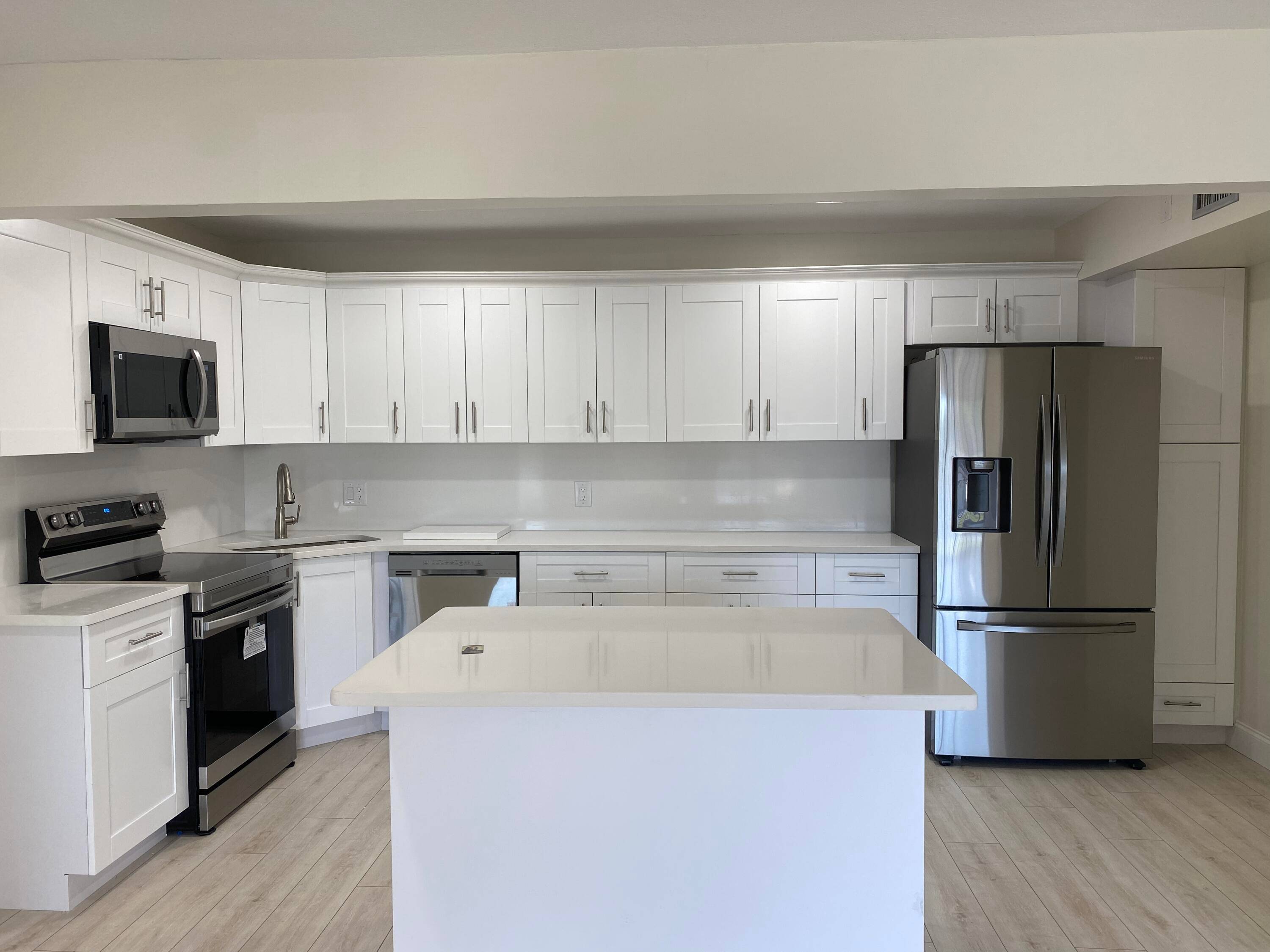 BEAUTIFUL MODERN COMPLETELY UPDATED IN PALM CITY.