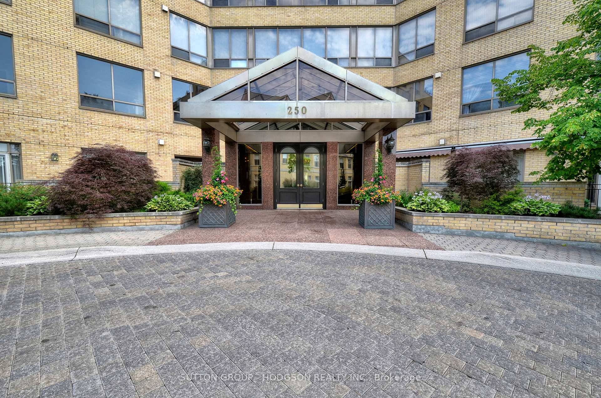 Experience refined living at the quintessential Sir Adam Beck Manor, one of Londons most prestigious and architecturally distinguished residences, ideally situated in the heart of Old North.