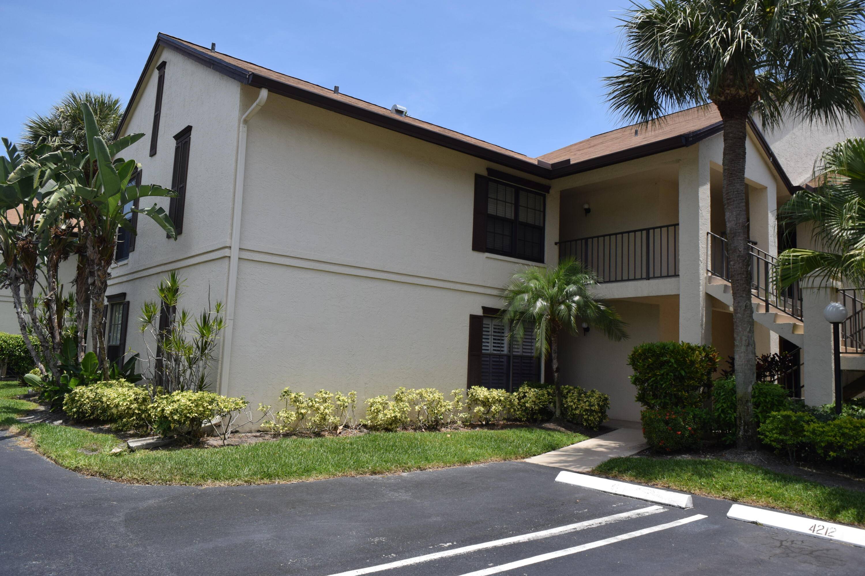 55 community Beautiful 1st floor 2 2 Upgraded and Maintained Condo.
