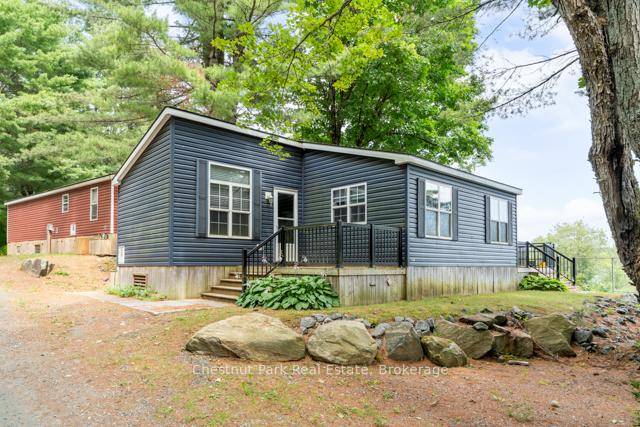 Experience stress free Muskoka lake life at this charming 3 bedroom, 2 bath seasonal cottage on beautiful Bonnie Lake.