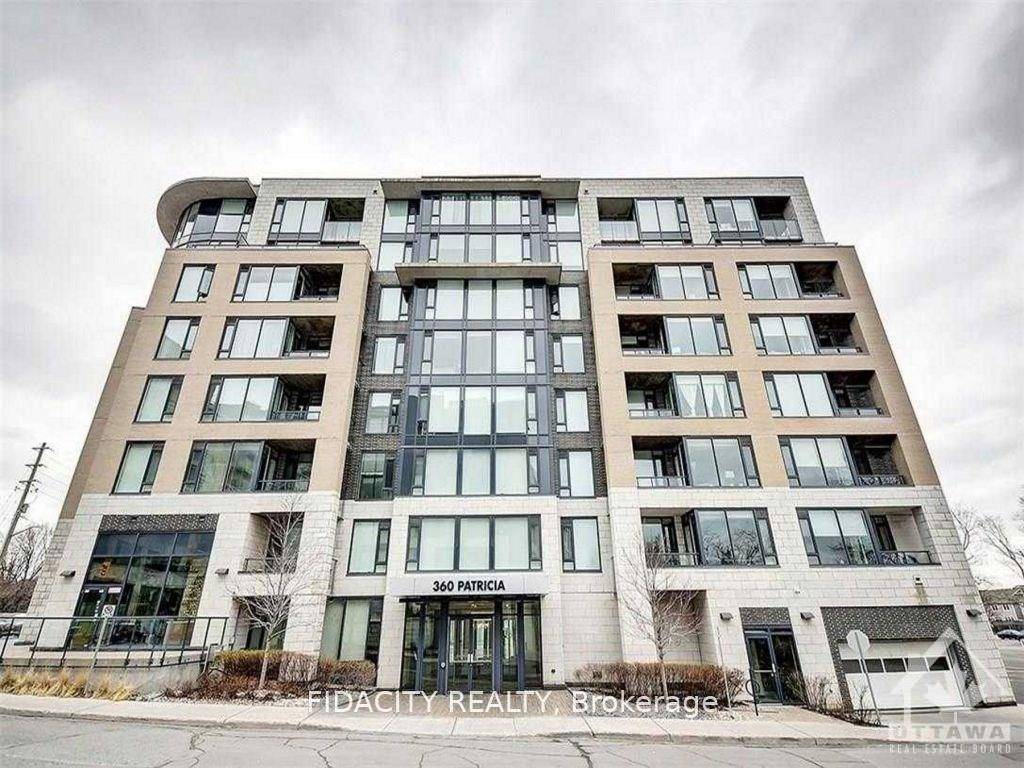 This beautiful 1 bedroom and 1 bathroom is located in one of Ottawa's most vibrant and desirable neighborhoods !