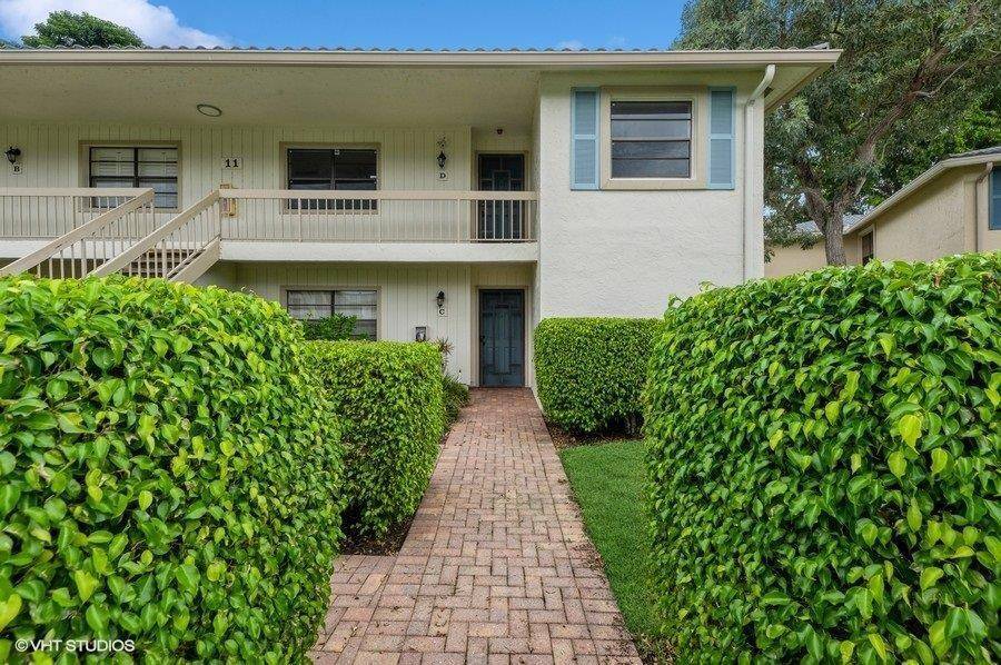 Beautiful 2 bedroom 2 bathroom Corner Unit, with Breathtaking Golf Course View, newly renovated.