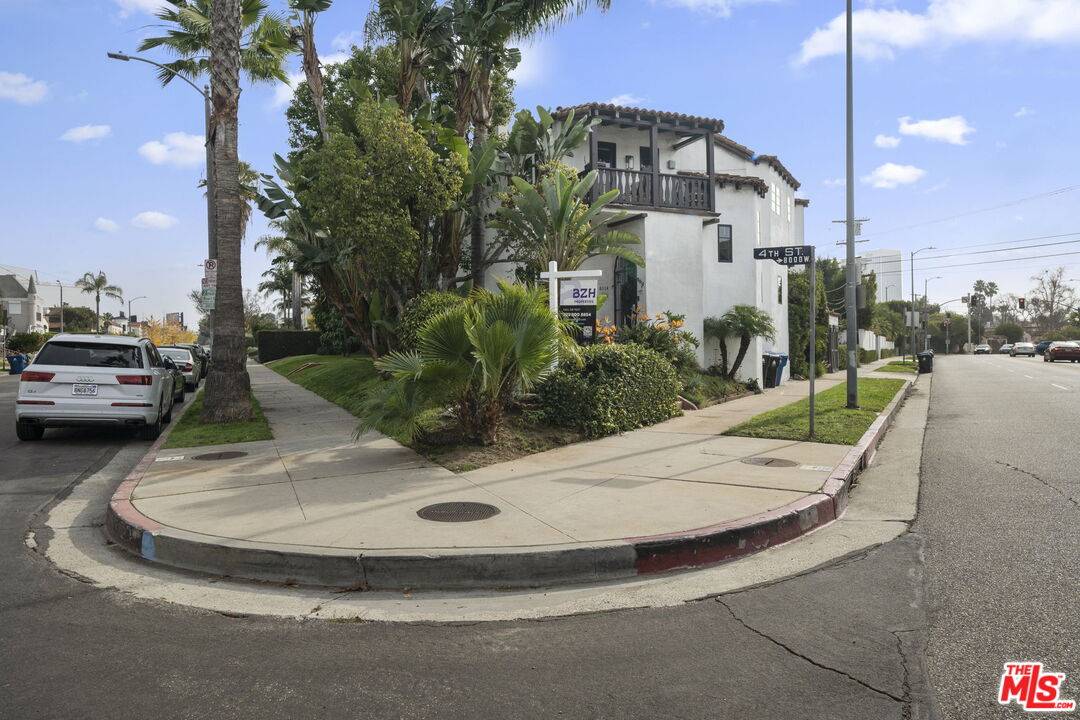 8014 W 4th St 3BR Beverly Grove La
