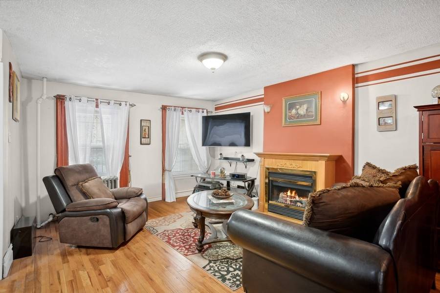 Historic Elegance Meets Modern Comfort 176 Macon Street, Bed Stuy Imagine Bedford Stuyvesant at the dawn of the 20th century newly built brownstones lining the streets, a vibrant community emerging, ...