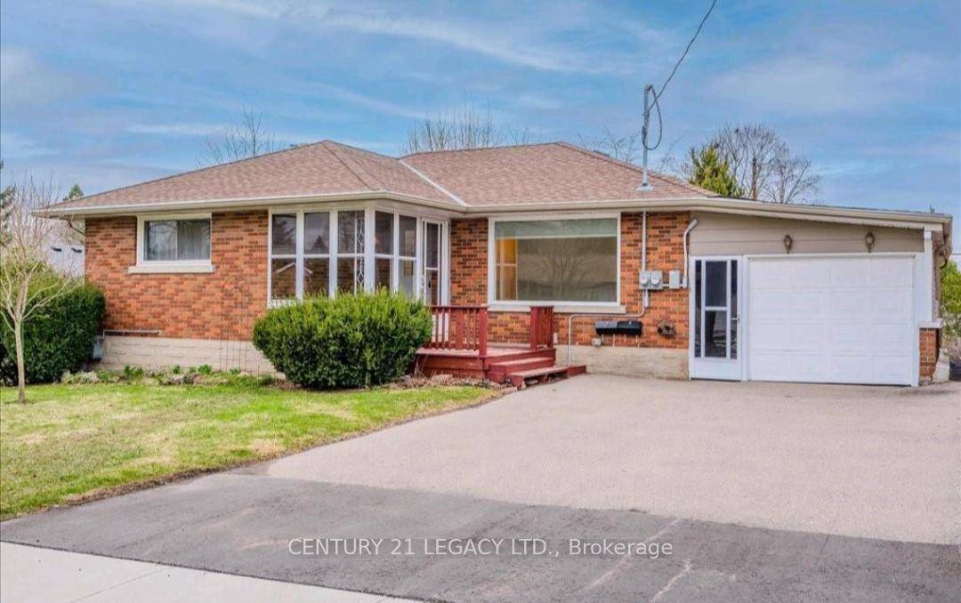 Located in one of the best neighbourhood on Kitchener giving the best possible proximity to all amenities including stores, restaurants, daily commute, Block Line Station and much much more.