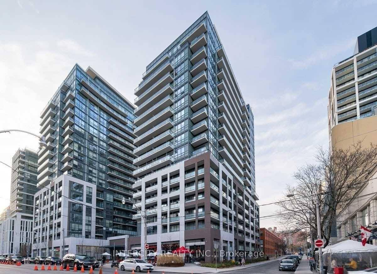 Fully Renovated 1 Bedroom Axiom Condo in Prime Downtown Location !