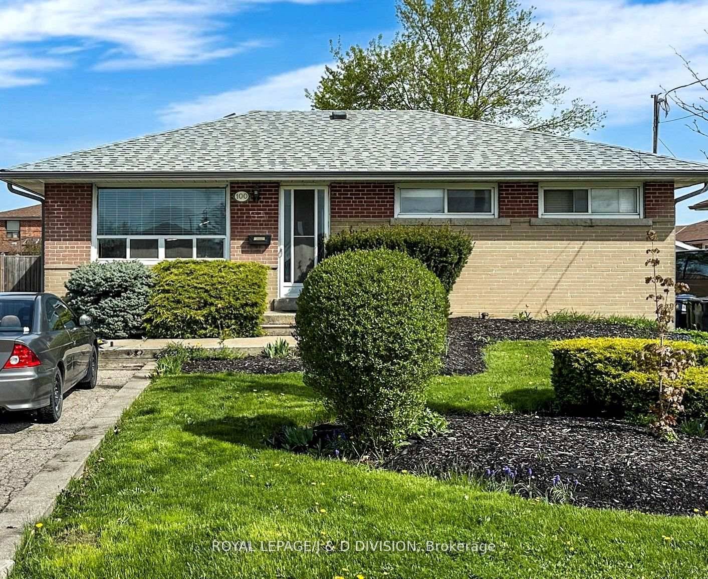 Light Filled Renovated Lower Level Suite Minutes To Downsview Park !