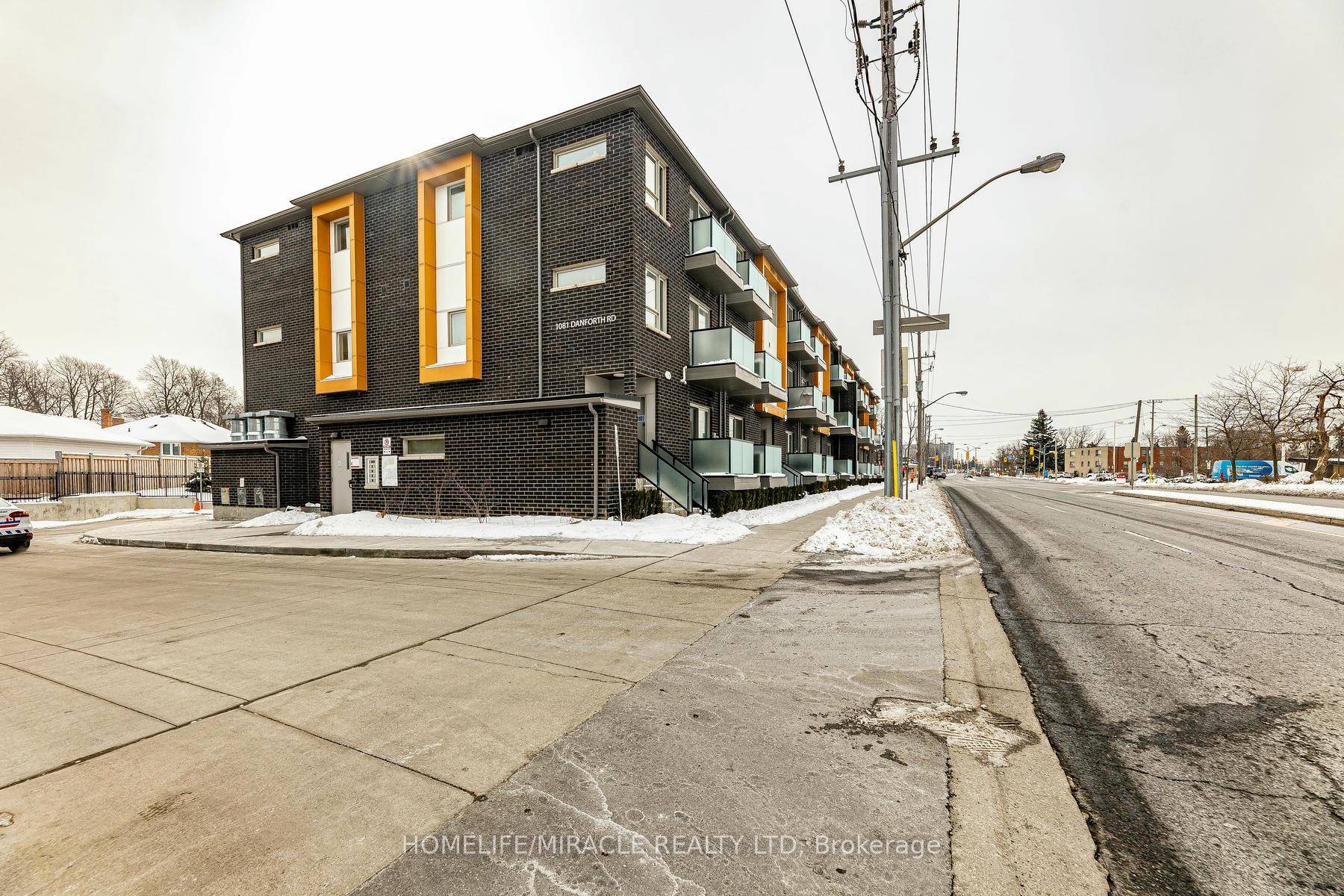 Welcome to the Heart of the City's Most Sought after Neighborhood.