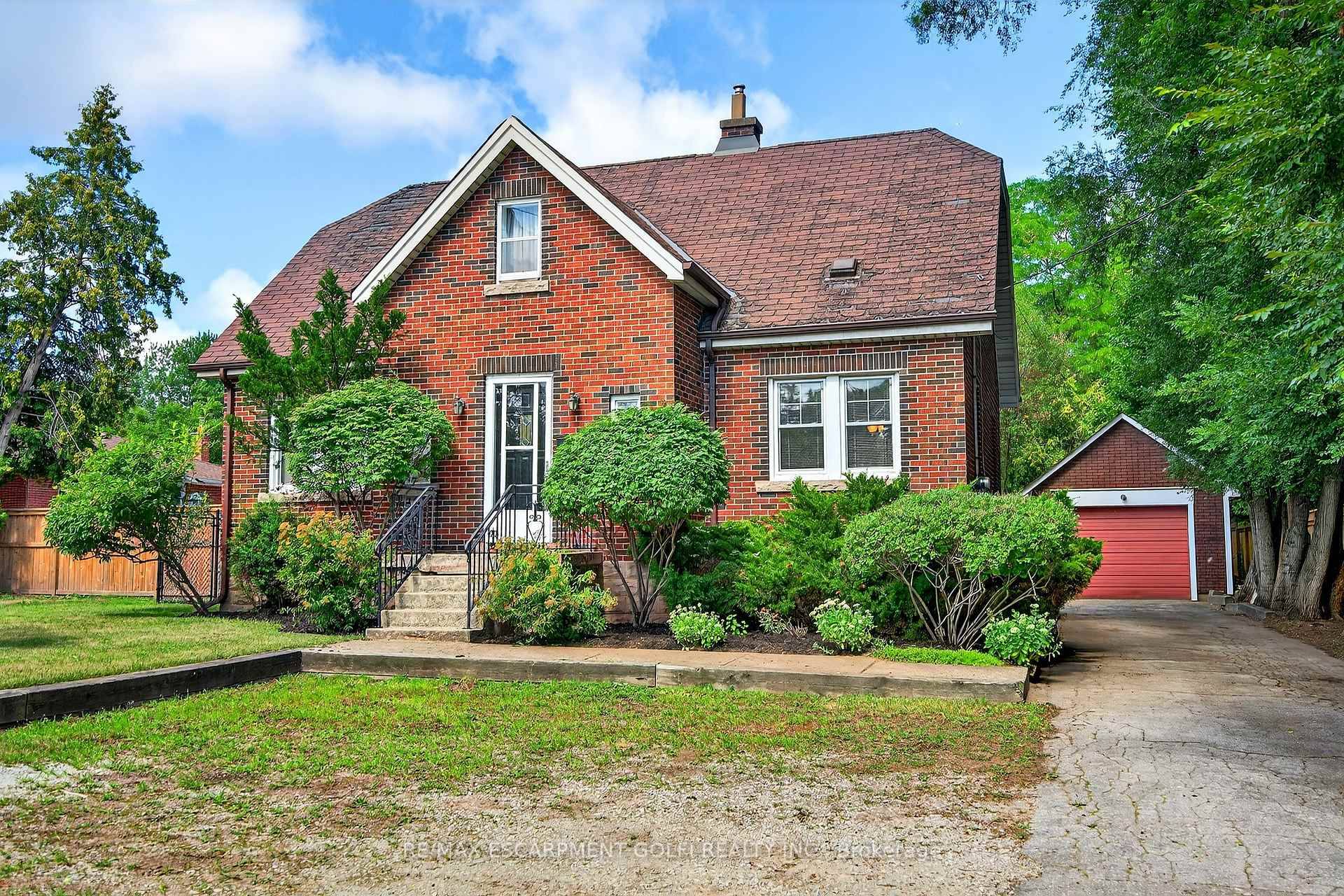 Welcome to 1025 King Rd, Burlington a charming all brick detached 1.