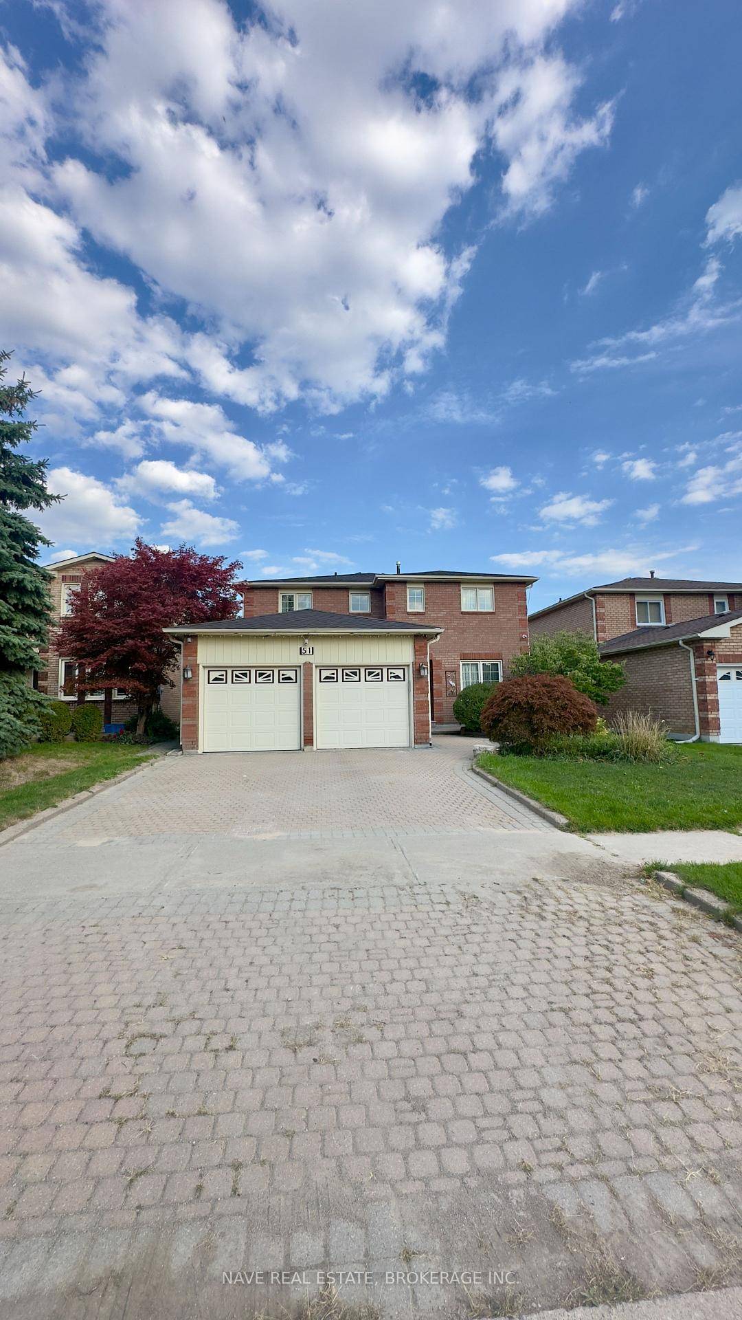Located in Richmond Hill's family friendly Devonsleigh neighbourhood, 51 Coldstream Crescent offers excellent access to top rated schools like Richmond Hill High School and Corpus Christi Catholic Elementary.