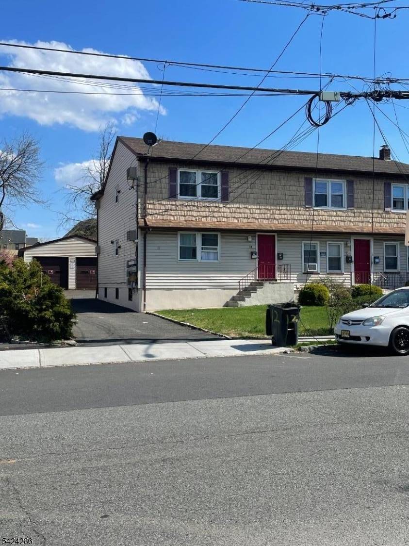 Well maintained 4 family !