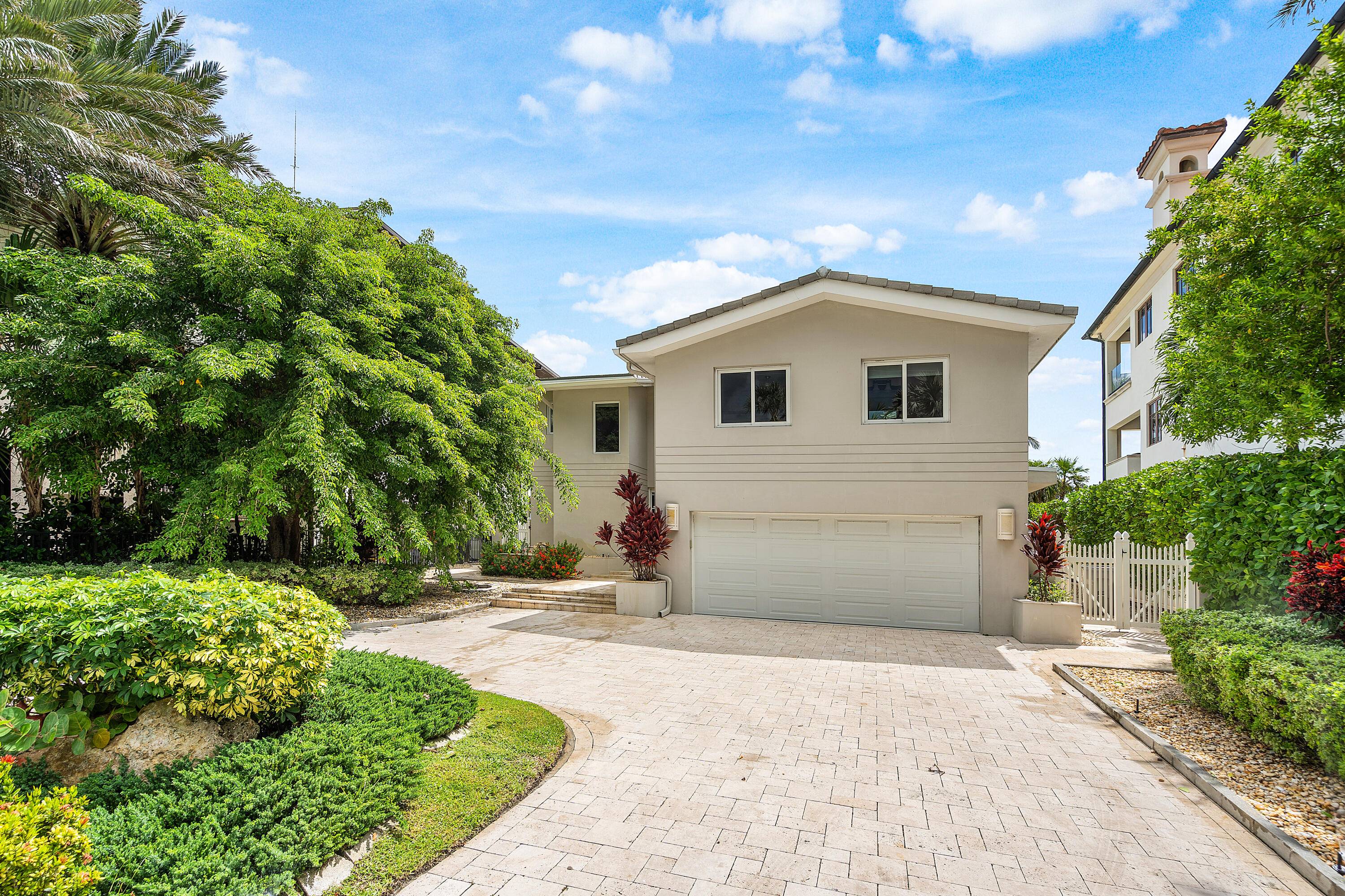 Welcome to your dream coastal retreat, an exquisite oceanfront residence perfectly positioned on one of Pompano Beach's most coveted waterfront addresses.