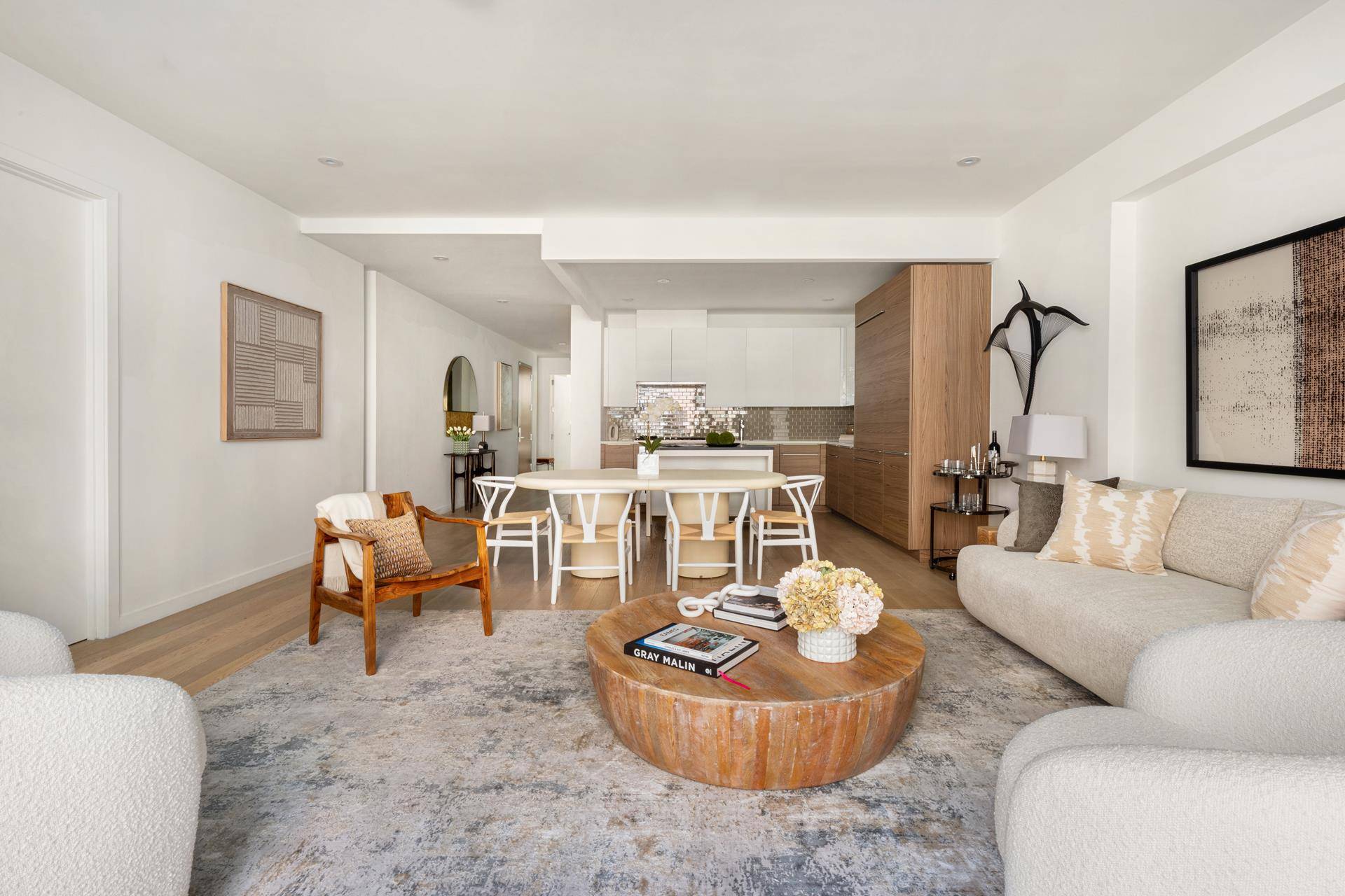 PRICE IMPROVEMENT ! LIVE IN THE SUBURBS IN THE CITY !