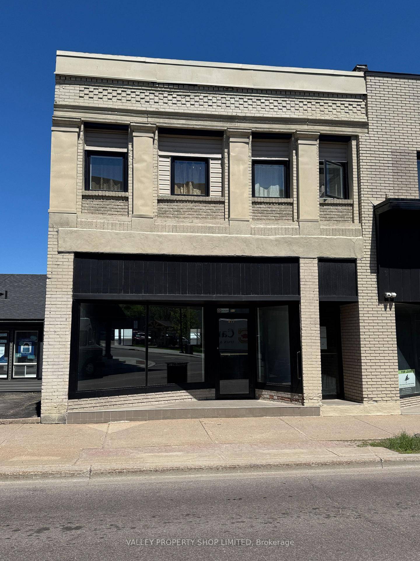 Downtown Commercial space available for Lease.