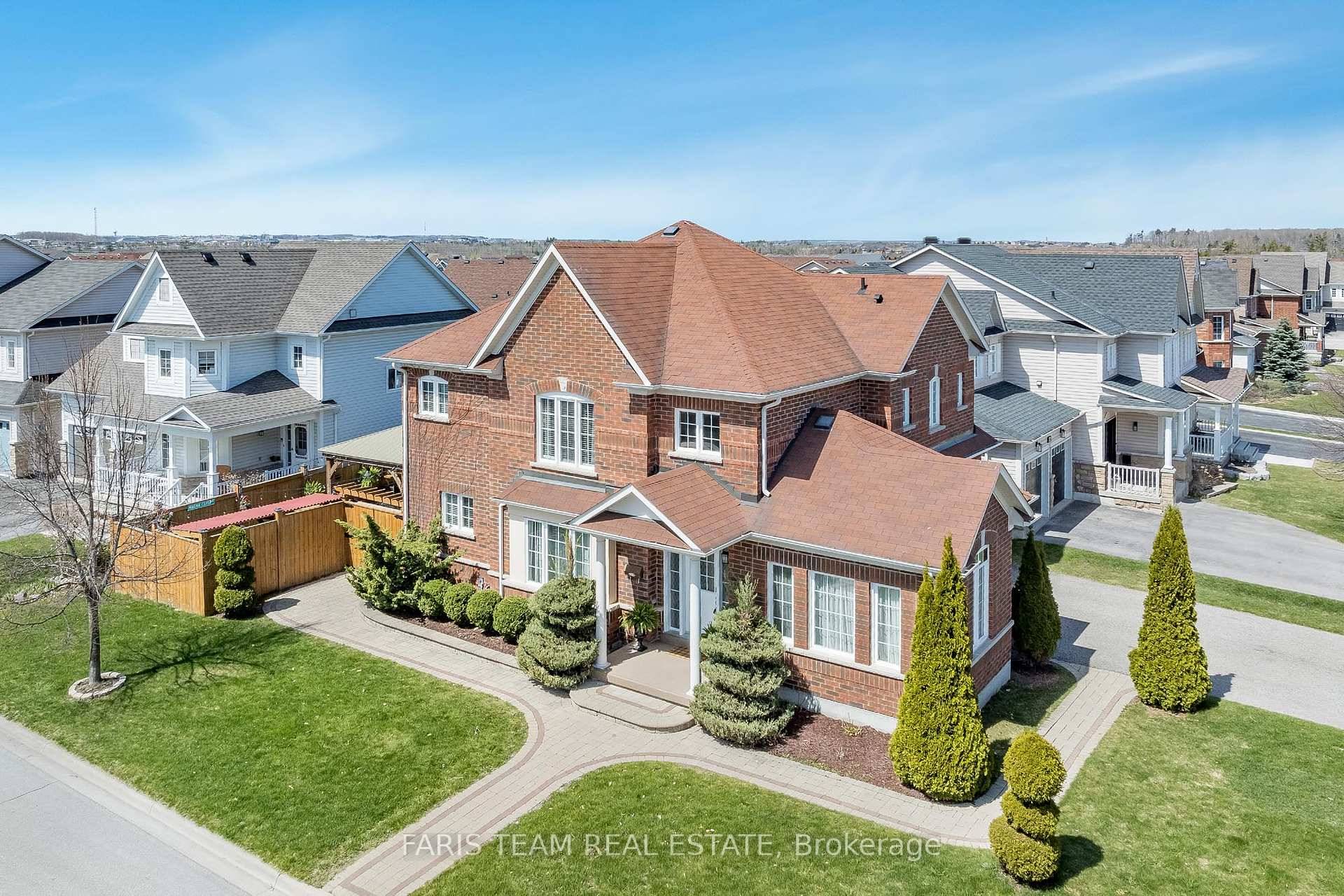 Top 5 Reasons You Will Love This Home 1 Impressive four bedroom, four bathroom home situated on a spacious corner lot in a highly desirable south Barrie location, including a ...