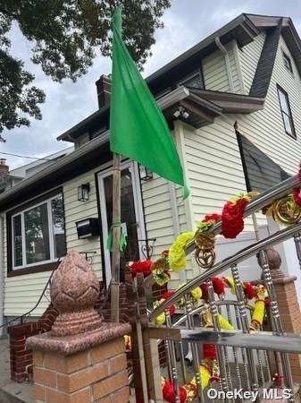 Spacious house with 4 floors for big family.