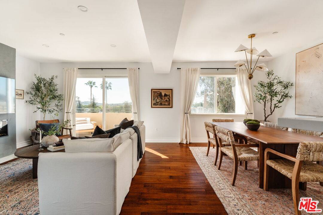 8866 Alcott St 3BR Beverlywood La