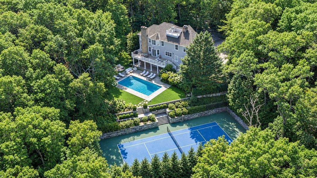 Sag Harbor with Pool & Tennis 4 Bedrooms plus 2 Bonus Rooms