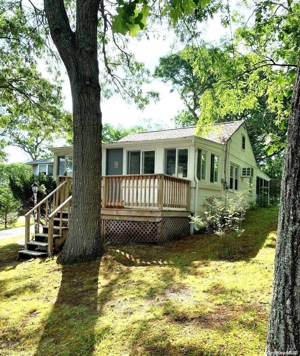 Sag Harbor Summer Cottage with Bay View his cozy Sag Harbor cottage is around the corner from beautiful Long Beach, a couple of miles to the village, near Serene Green ...