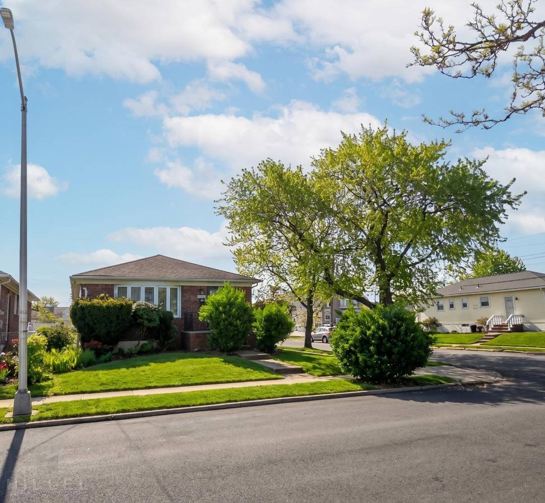 Discover a rare opportunity at the crossroads of Rosedale and Springfield Gardens.