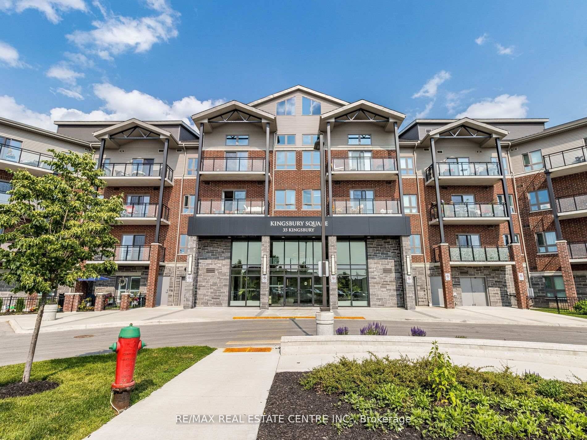 Beautifully upgraded 2 bedroom condo in an upscale South End building, featuring a brand new backsplash, quartz counters, premium stainless steel appliances, 9 ft ceilings, wide plank laminate flooring, bright ...