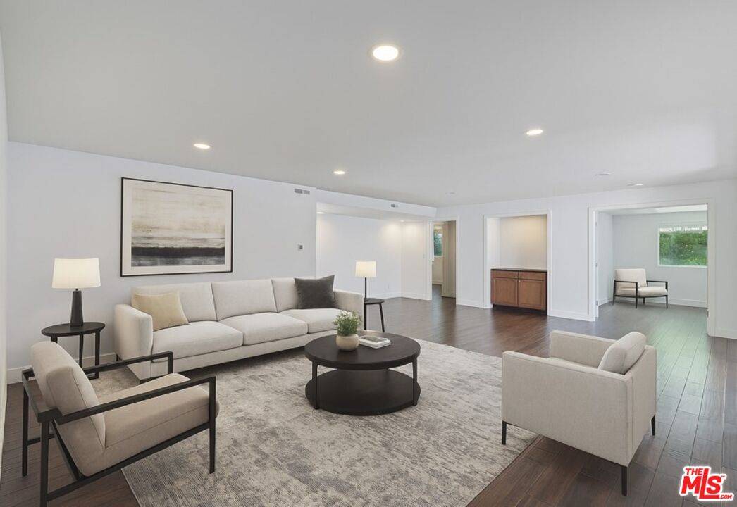 603  N Doheny Dr 2BR Beverly Hills Post Office | B.H.P.O. La