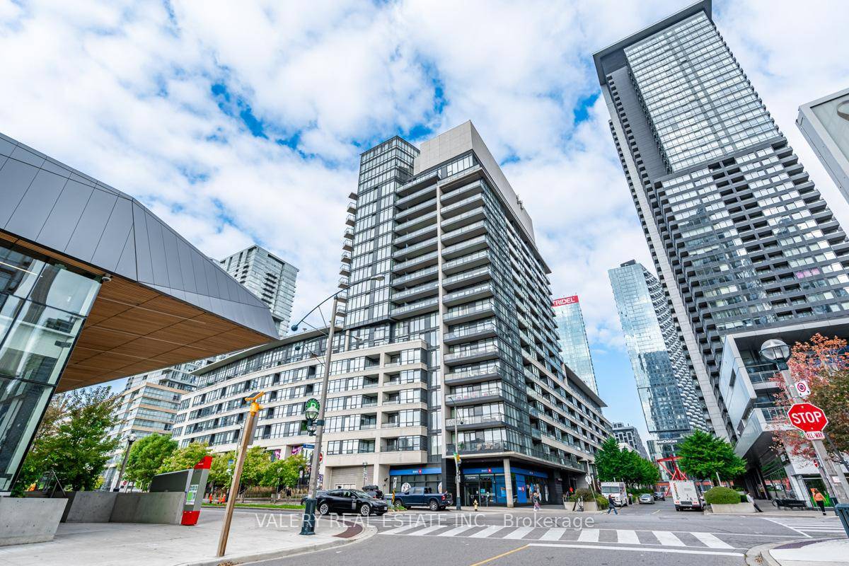 Stunning Waterfront Community at The Luna.