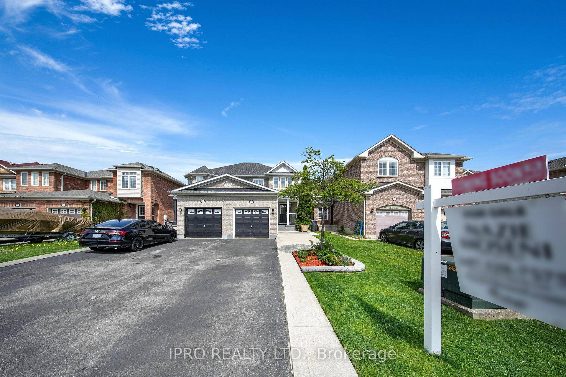 Welcome To Your Dream Home In The Most Desirable Location In Mississauga !
