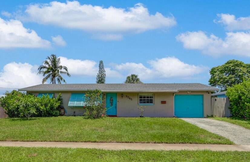 Amazing location ! On the heart of Palm Beach Gardens, NO HOA, this 4bed, 2ba home with a 1 car garage presents a fantastic opportunity for buyers with vision.