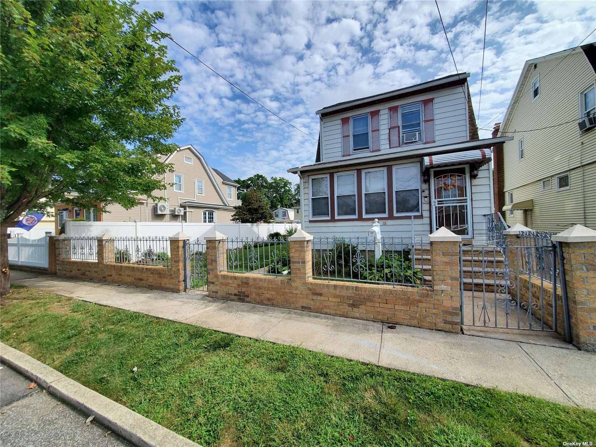 This gem in Queens village is located in a safe and quiet neighborhood ; located 5 mins away from the new UBS arena home of the NY Islanders.