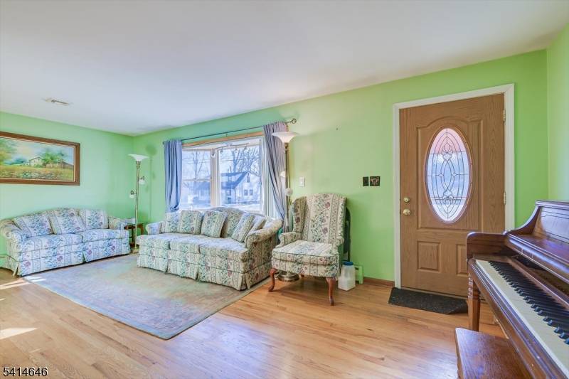 Calling all NYC Commuters Metropark Station just 0.