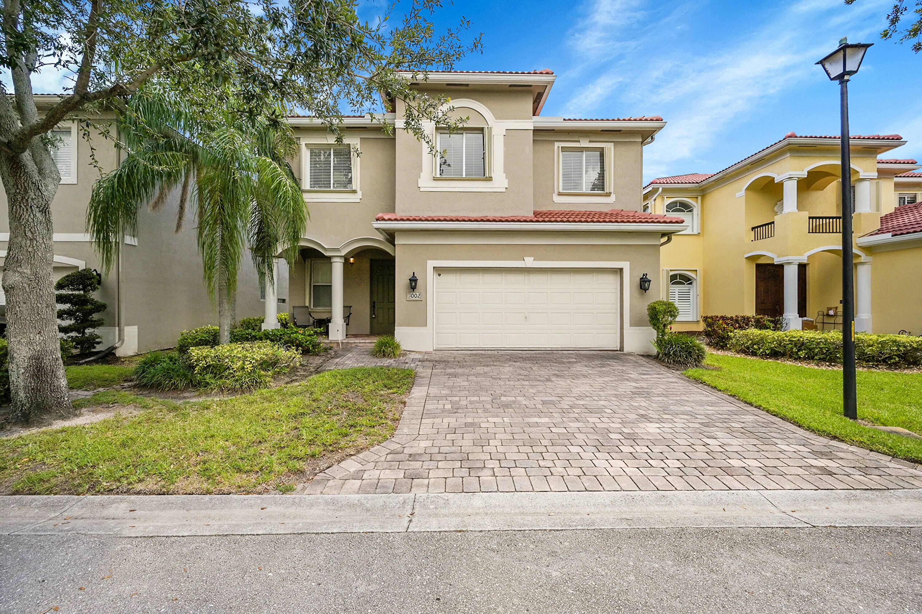 Beautifully maintained 5 bedroom, 3.