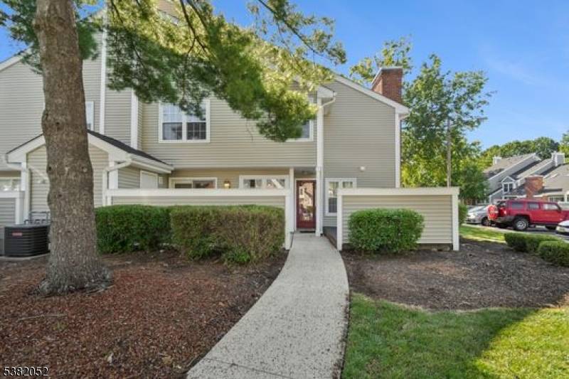 Modern move in ready 3 bedroom, 2.