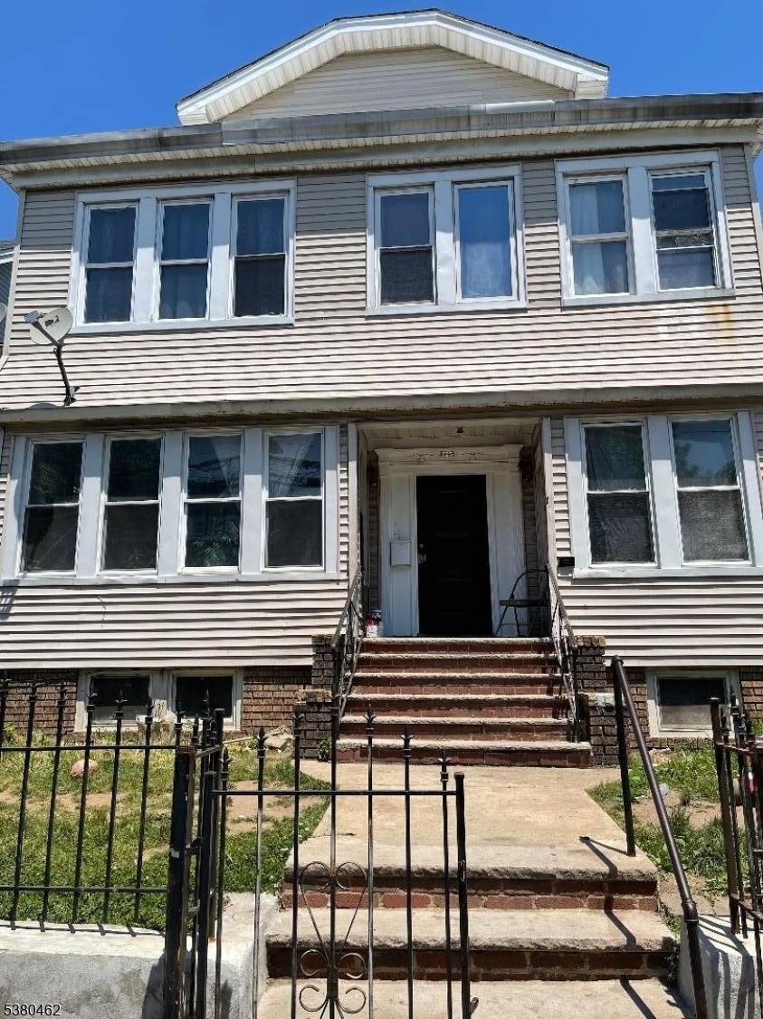 Opportunity Knocks at 225 Renner !