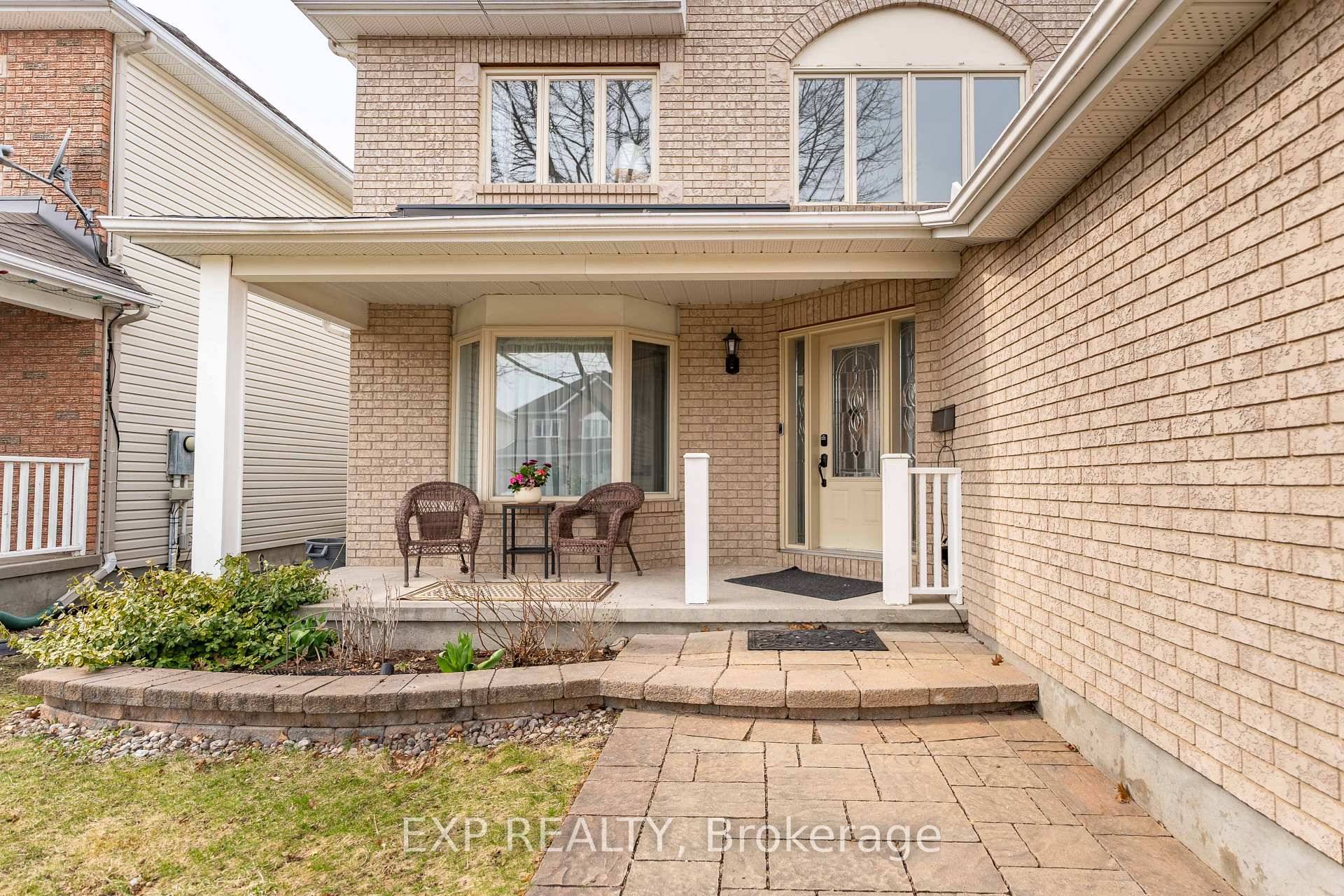 Beautifully upgraded 2 storey detached home in Davidson Heights, perfect for large or growing families.