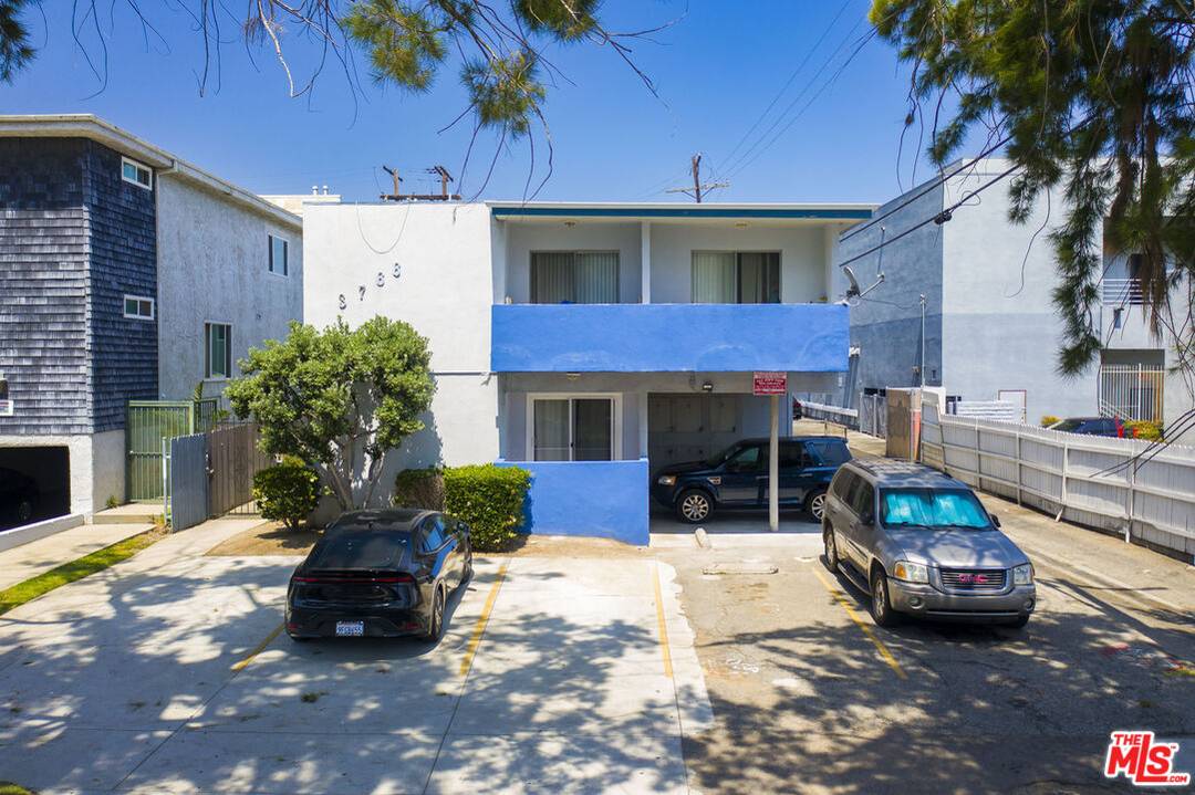 3766 S Canfield Ave 8BR La