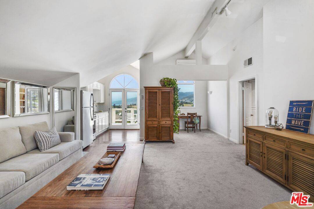29355   Heathercliff Rd 1BR Malibu La