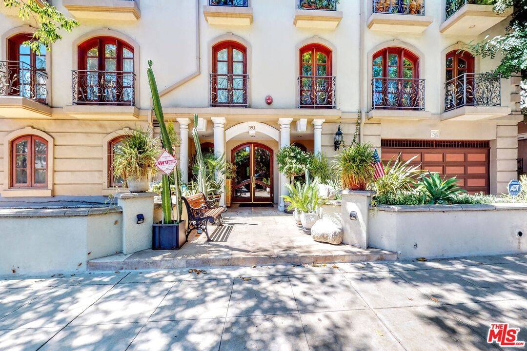 353  S Reeves Dr 3BR Beverly Hills La