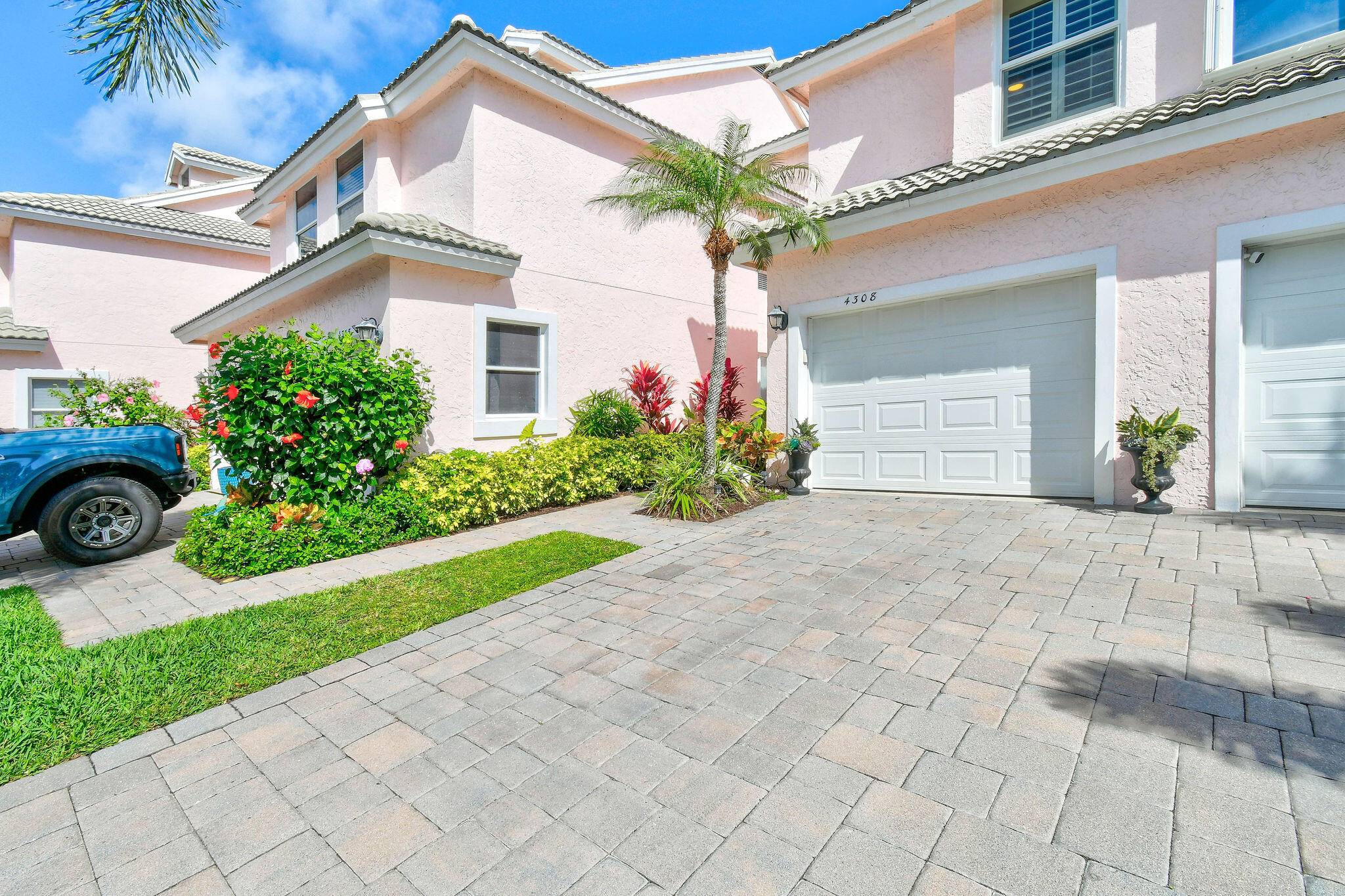 Seasonal or annual rental opportunity in The Estuary, a gated community between DuBois Park and Jupiter Inlet Park, just steps from the beach and a public par 3 golf course.