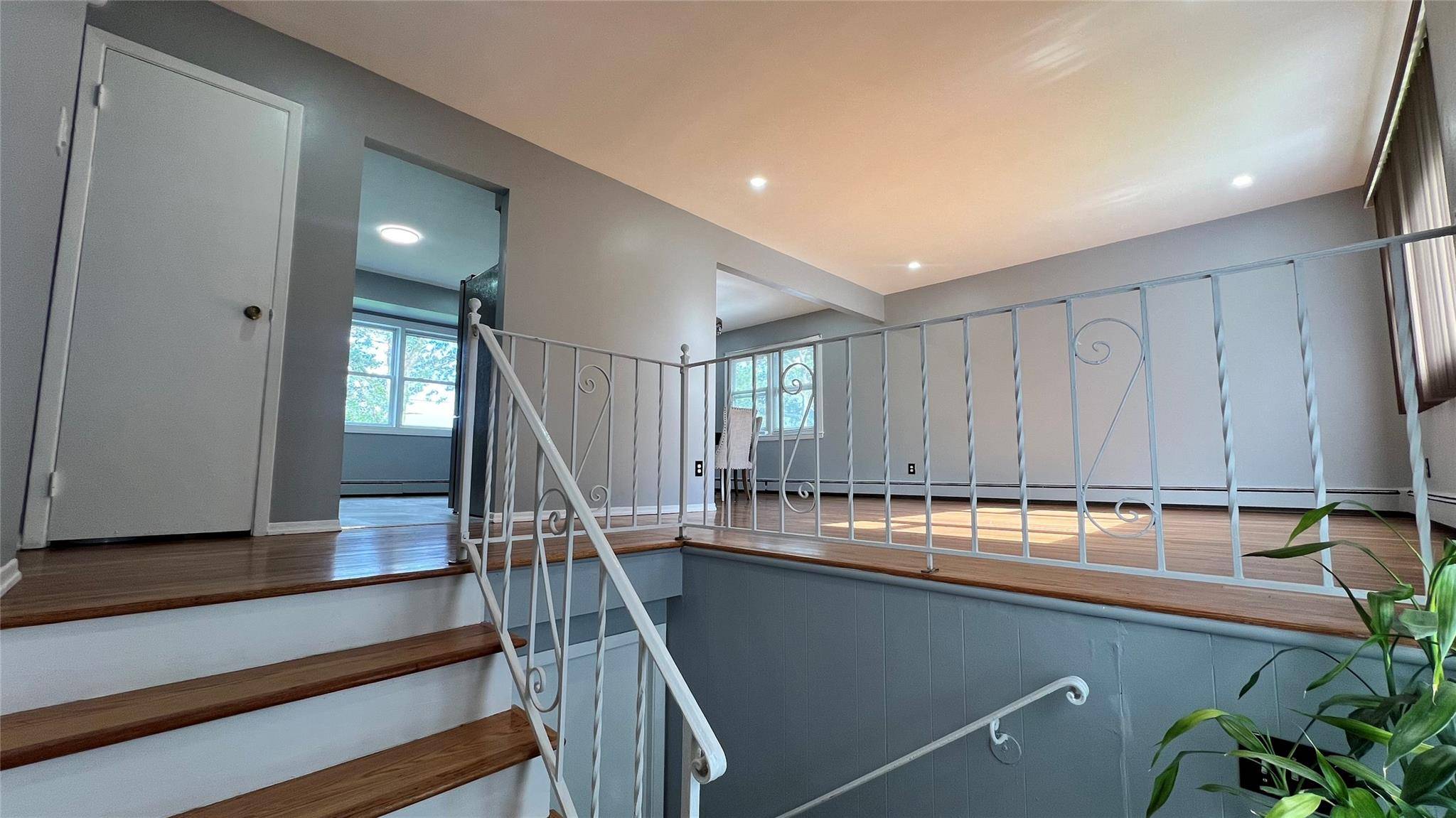 133 Iceland Drive Huntington, NY Welcome to your next home !