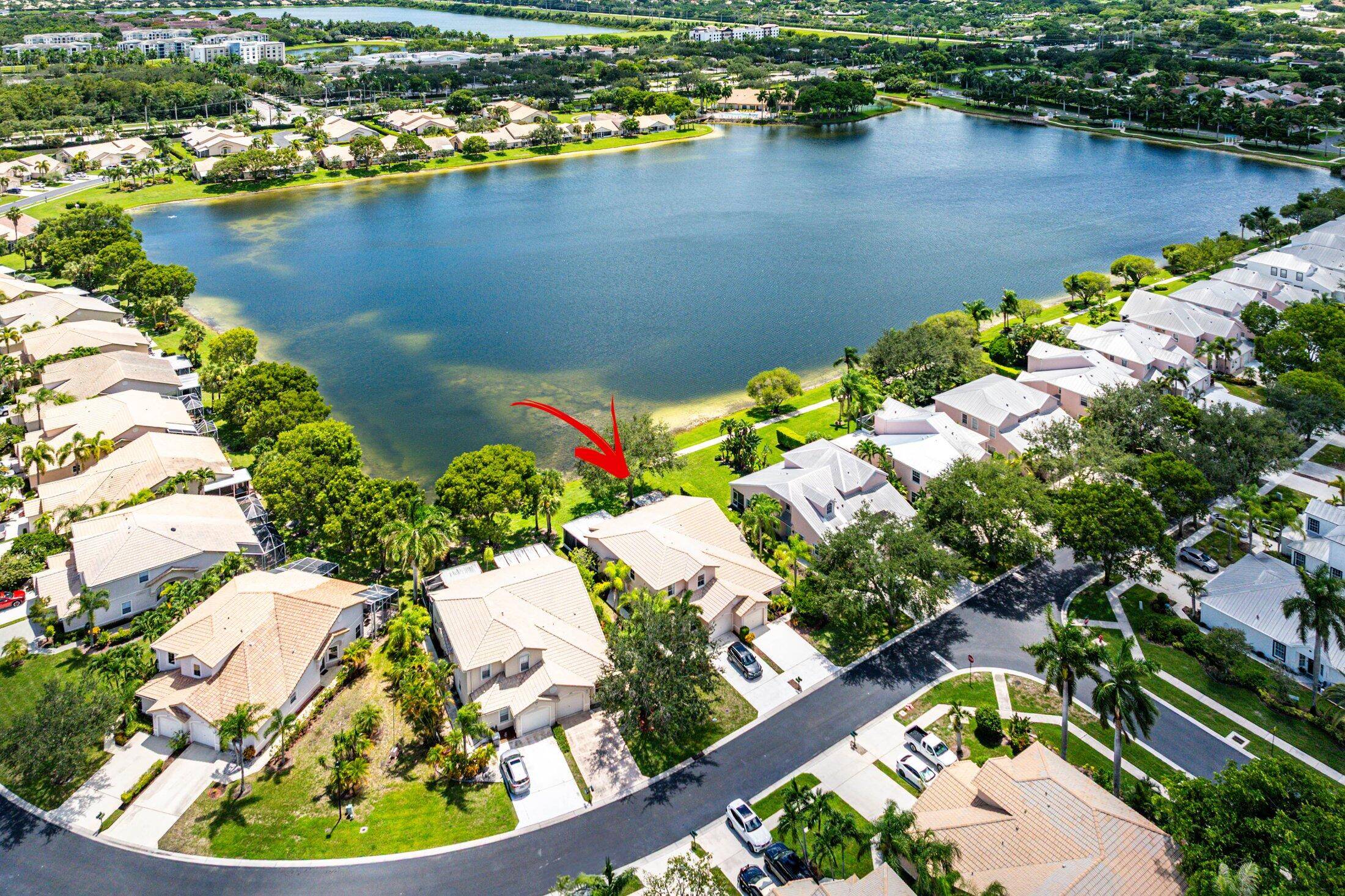 Do not miss the opportunity to purchase this renovated Lakefront Villa located in Beautiful Wellingtons Edge.