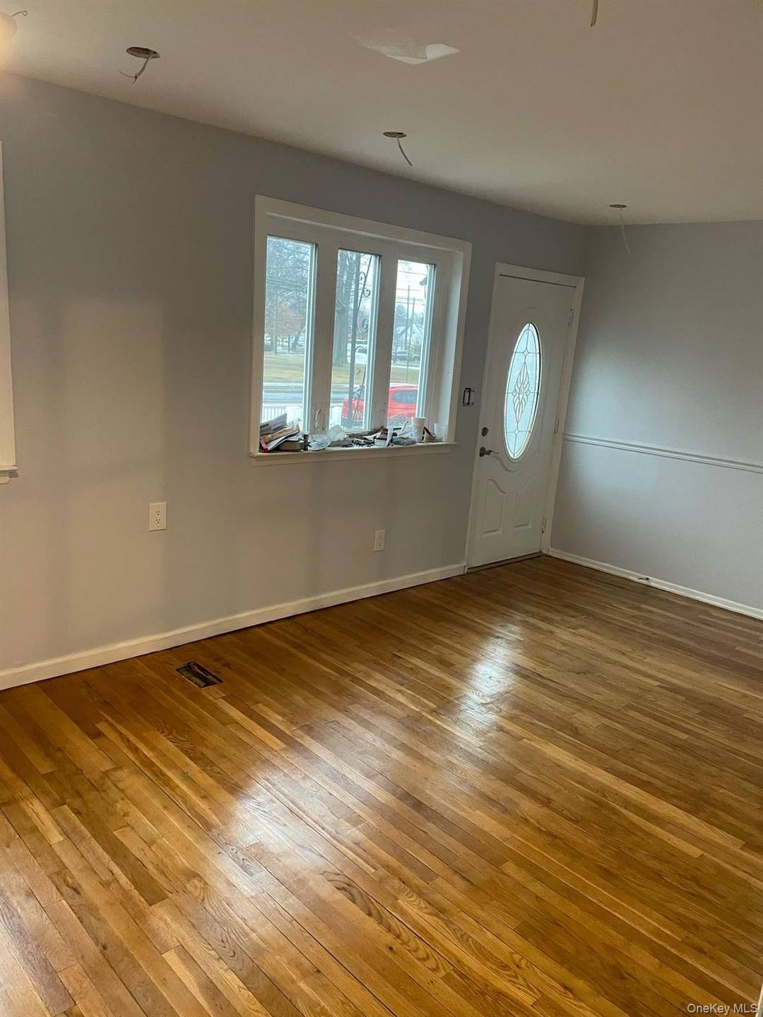 Spacious Fully Utilized 1 Family Semi Attached Corner Lot This fantastic property is perfect near Baisley Pond Park.