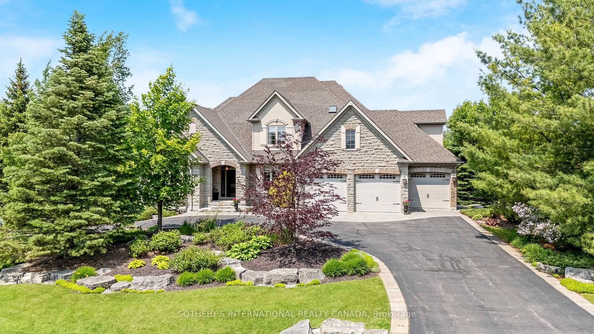 Priced to sell ! ! ! The epitome of elegance in this spectacular Charleston built custom home set on arguably the best lot on Taylor Court in the highly desired ...