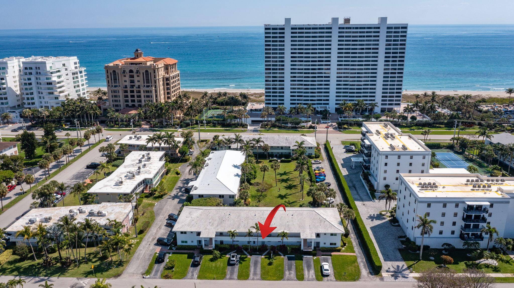 Beachside First Floor Condo Fully Renovated !