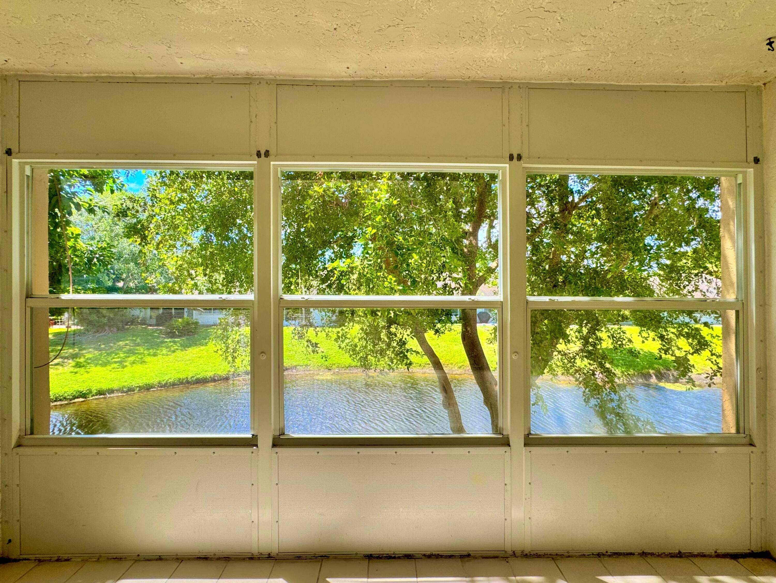 This 2 bedroom, 2 bathroom condo is located in all ages community of Lago Del Rey.