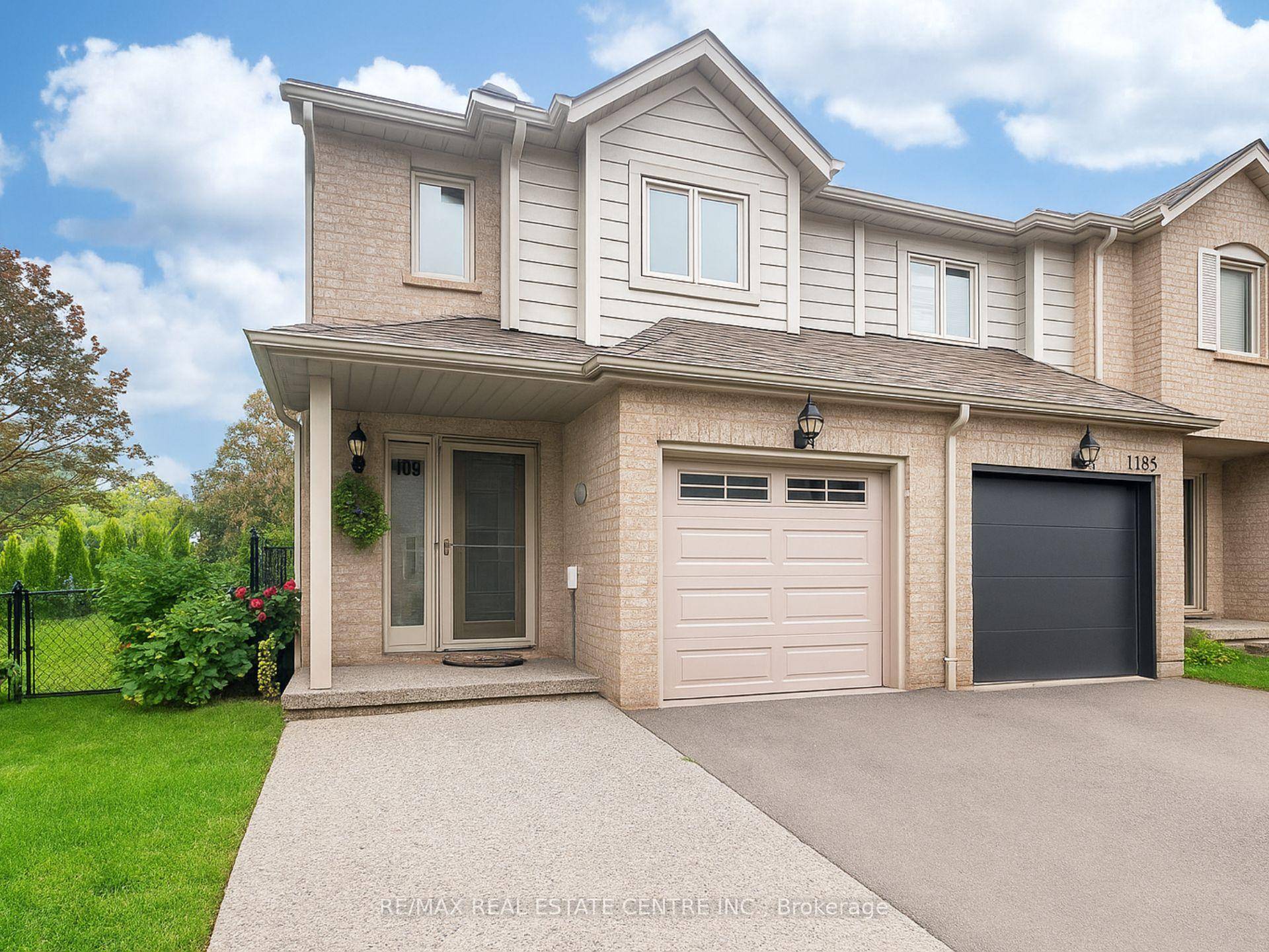 Welcome To 1126 Westview Terrace A Rare End Unit Freehold Townhouse In One Of Oakville's Most Desirable Communities, Surrounded By Top Ranked Schools, Scenic Trails, And A True Family Friendly ...