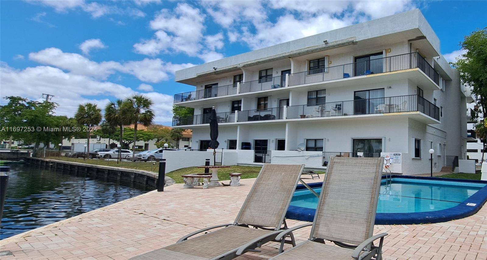 Beautiful and spacious 3 bedrooms amp ; 3 full bathrooms condominium located in East Hallandale Beach area.